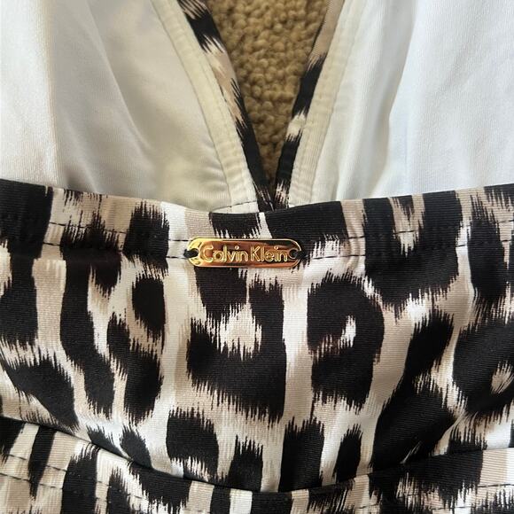 Calvin Klein Women’s Leopard Print Halter One Piece Swimsuit Size 14 Slimming - Picture 6 of 7